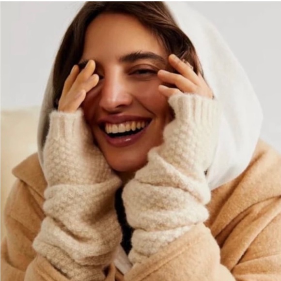 Free People Accessories - NWOT Free People Amour Knit Arm Warmers